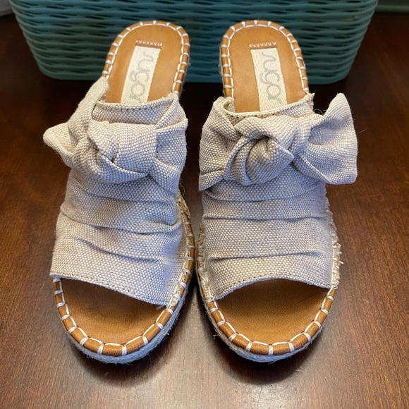 NWOT Sugar Cream Mules with Comfort Footbed - Picture 4 of 8